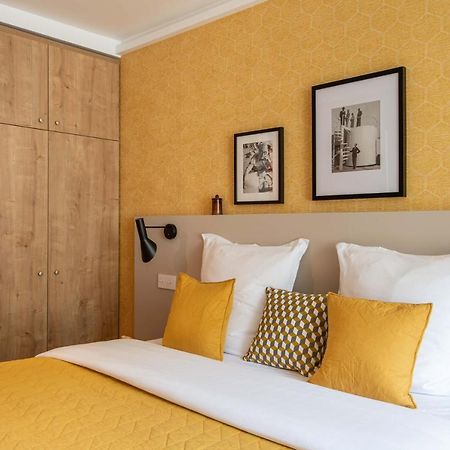 New - Appt Style Le Corbusier Avec Balcon - 8 Pers Apartment Paris Luaran gambar